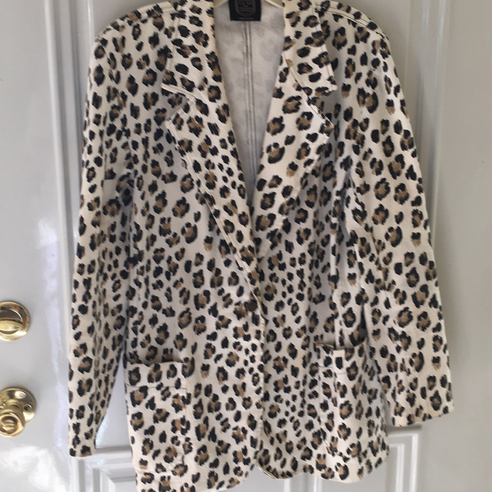 Retro animal print blazer